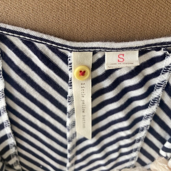 Anthropologie Little Yellow Button Top Flower Sz S - Picture 8 of 11